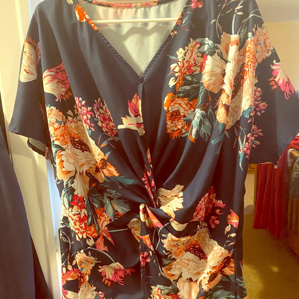 Floral twist front top
